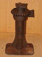 Antique No.18 Cast Iron Ratcheting Screw Jack House Lifting, Tractor, Early Car-4.jpg