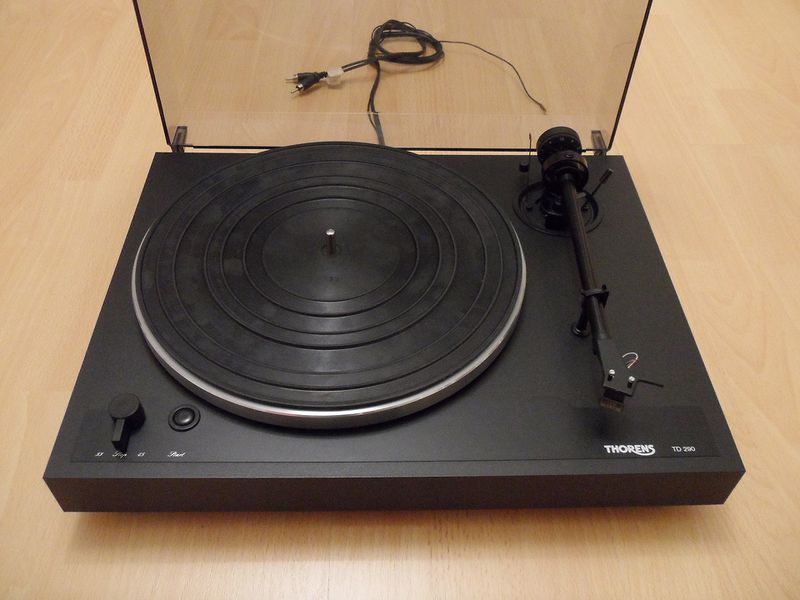 Plik:Thorens-td-290 2.jpg