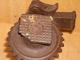 Antique No.18 Cast Iron Ratcheting Screw Jack House Lifting, Tractor, Early Car-6.jpg