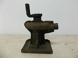 VintageAntique Model T or A Car-Truck, Gear Drive, Screw Type, Jack-7.jpg