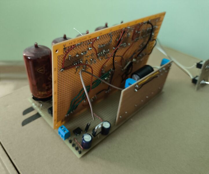 Plik:Zegar nixie img8.jpg