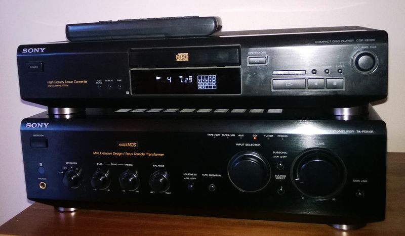 Plik:SONY CDP-XE 300-a.jpg