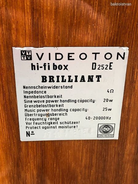 Plik:Videoton-hangfalpar-d252e-brilliant-e20c 3 big.jpg