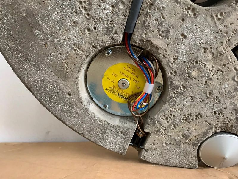Plik:Thorens Concrete -07.jpg